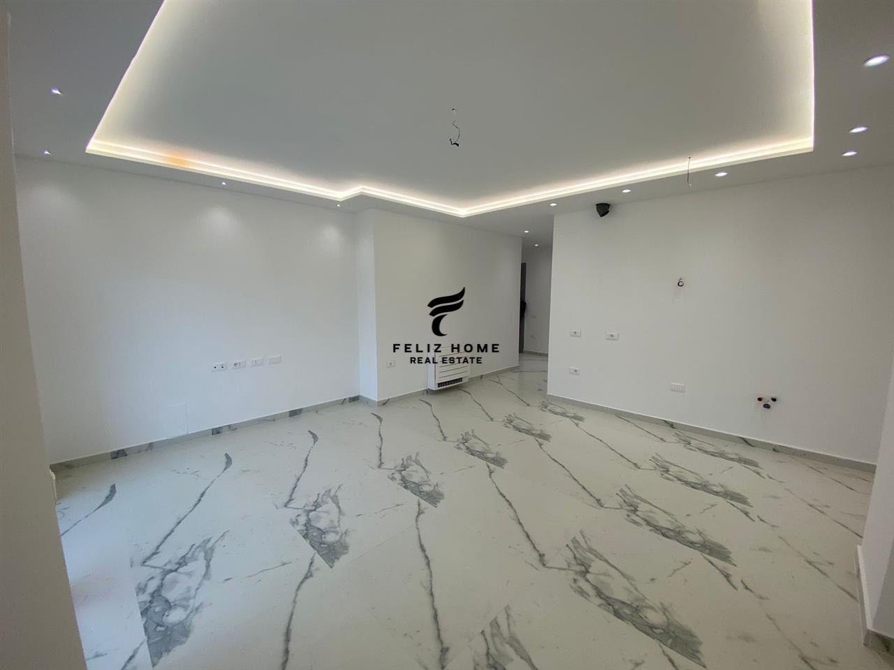 Commercial Space for Rent 106 m2, Mine Peza Street, 1000 Euro