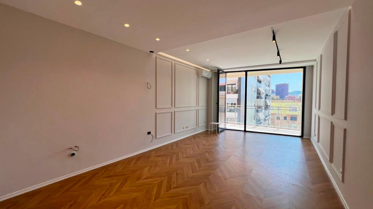 ZYRE ME Qera: 3 Ambiente Pune📍Golden Tower | 1000 Euro/Muaj
