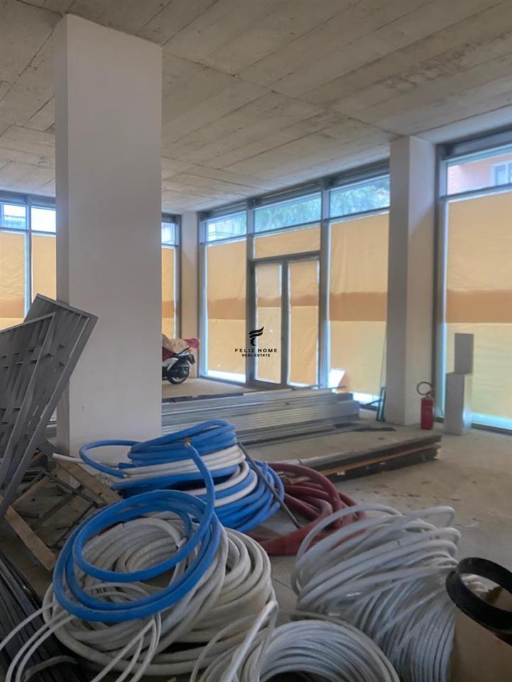 DYQAN ME QERA 376 M2 AIR ALBANIA 15.000 EURO