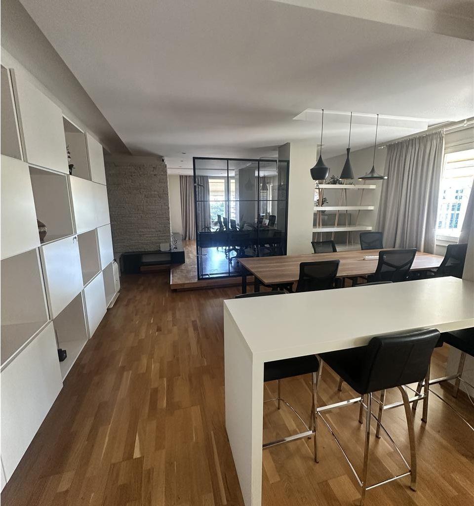 Office for Rent 140 m2 Block 3,200 Euro