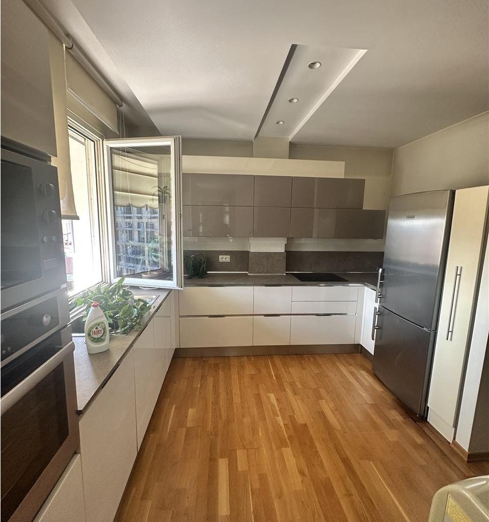 Office for Rent 140 m2 Block 3,200 Euro