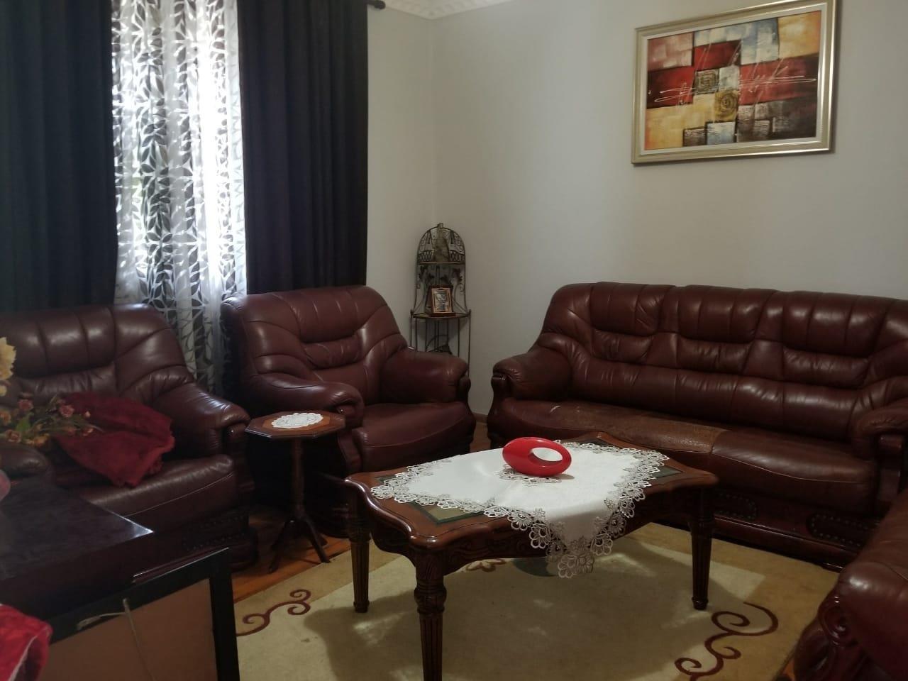 Vila 2-piani in vendita nel quartiere Skëndërbej, Elbasan