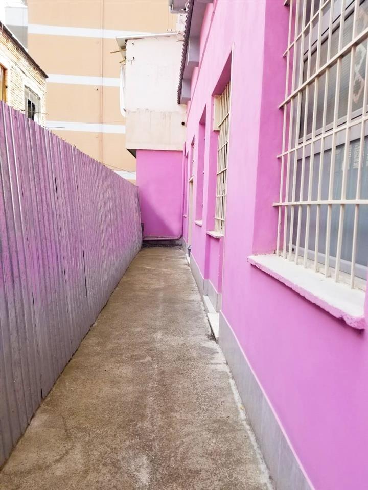 Vendesi edificio nel quartiere Kongresi Elbasanit, Elbasan