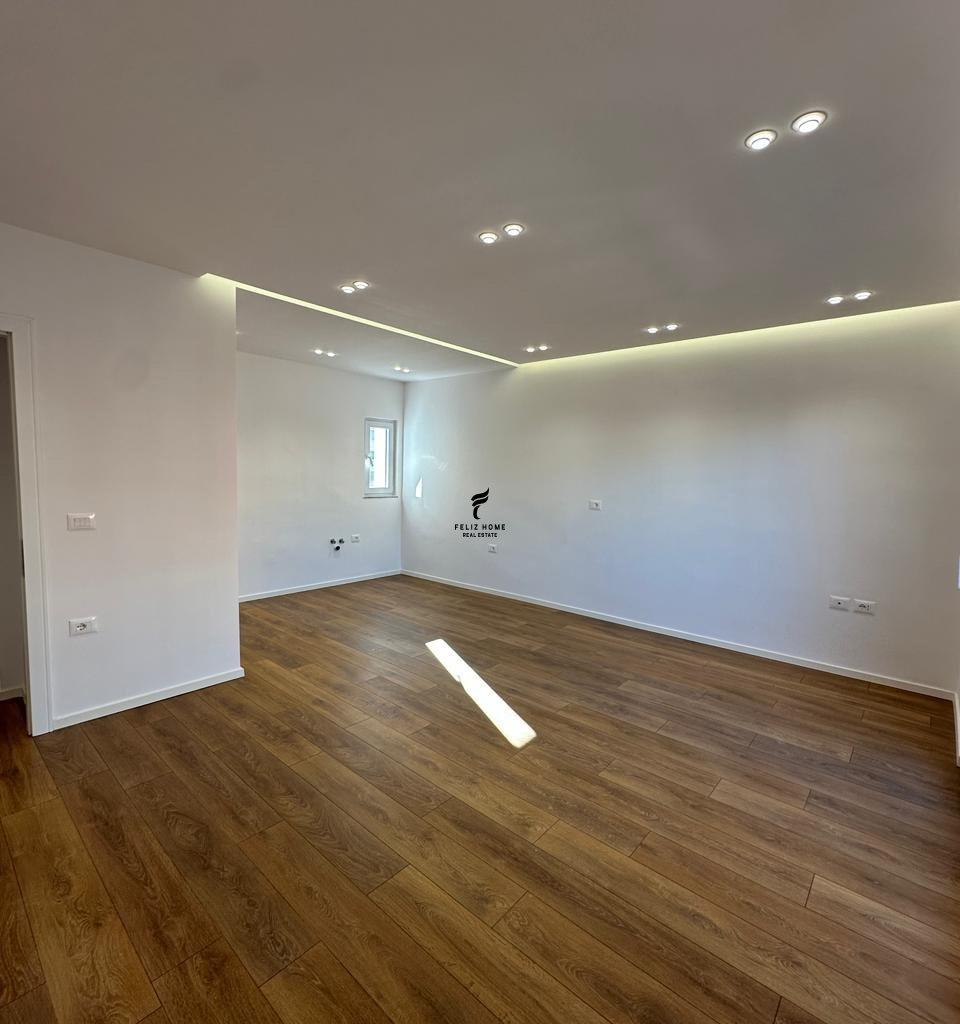 SHITET APARTAMENT 2+1 QENDER 193.000 EURO FH-72215
