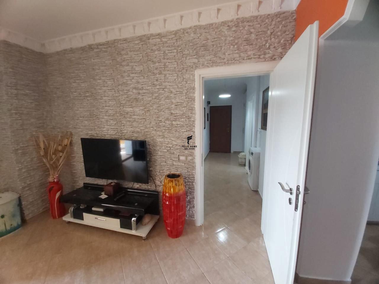 APPARTAMENTO CON QUADRILO 2+1, TREGU ELETTRICO 55.000 LEKE FH-72126