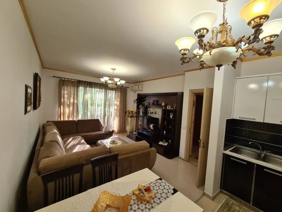 Tirane, jepet me qera apartament 1+1+Ballkon Kati 3, 67 m² 500 € (DON BOSKO)