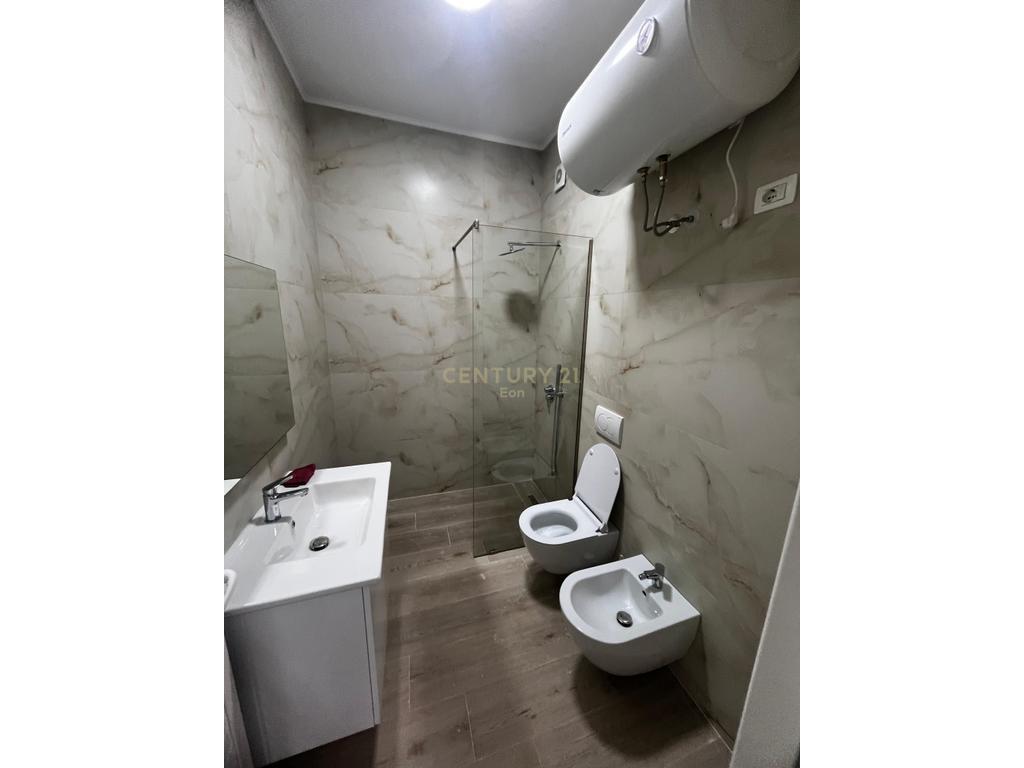 Apartament 1+1 i Super Investuar, 250 metra nga Deti, Golem