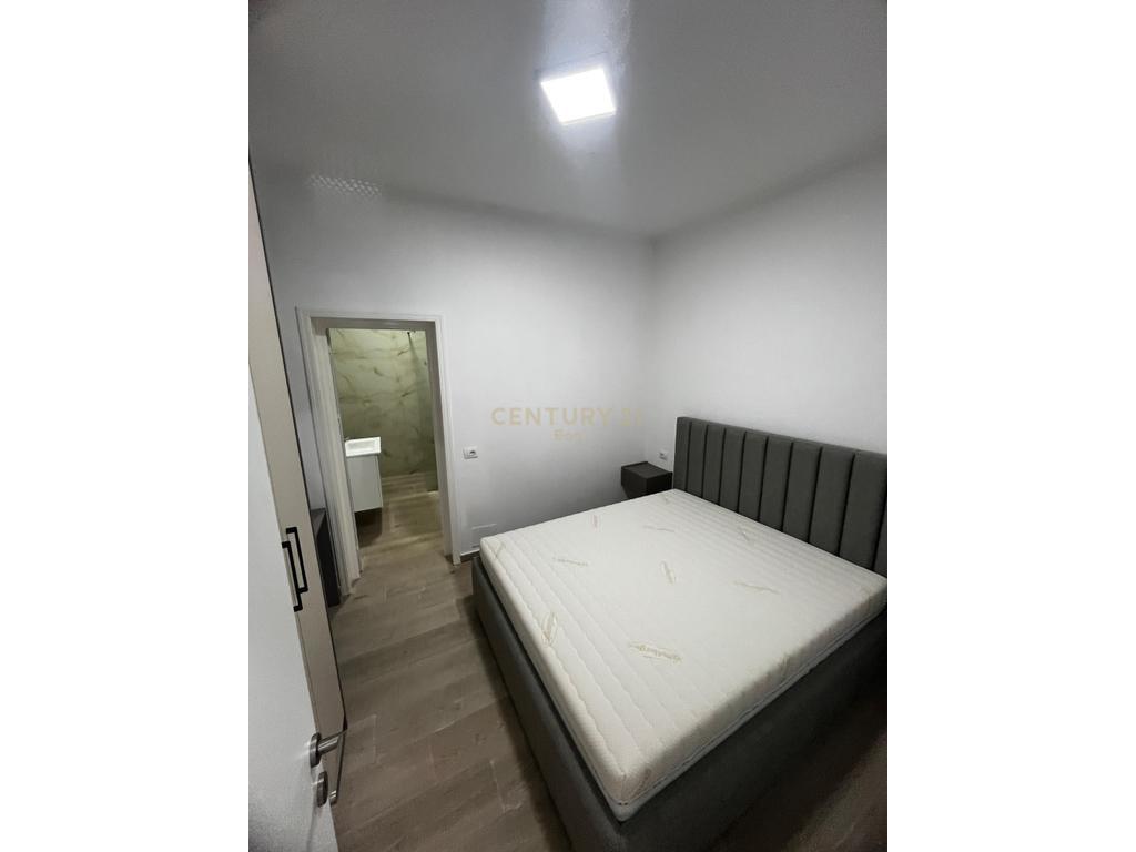 Apartament 1+1 i Super Investuar,250 metra nga Deti,Golem -