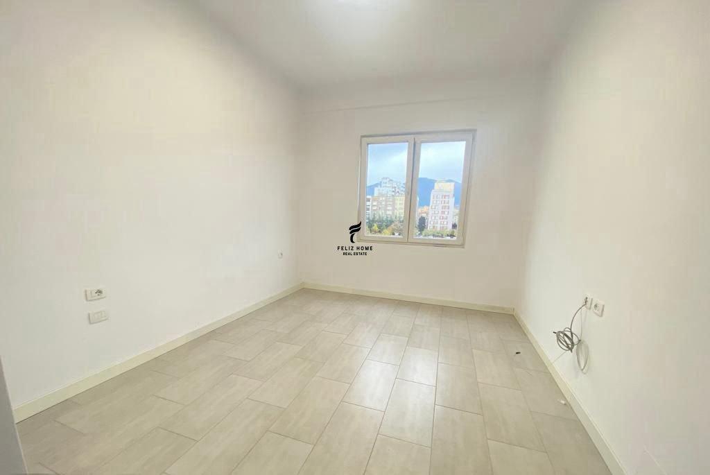 Office for Rent 62 m2, Square 21, 650 EURO FH-72517