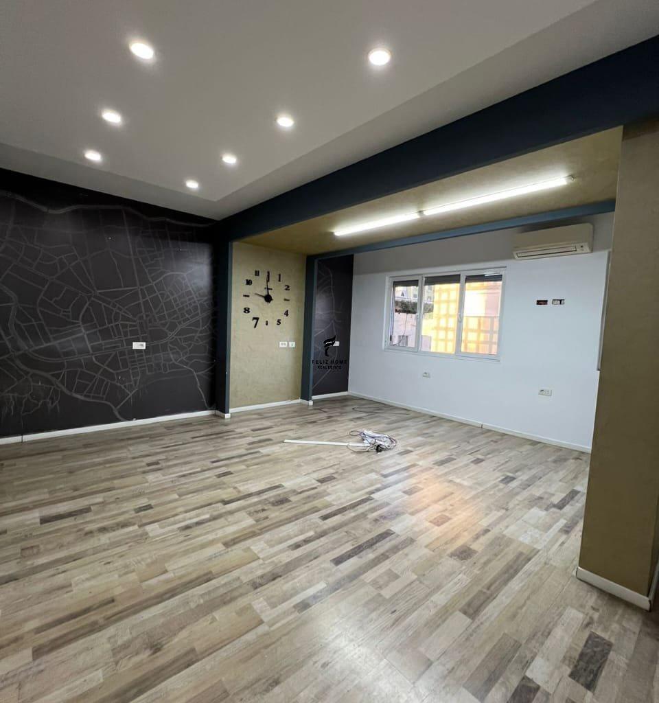 ZYRE ME QERA 110M2 SHESHI WILLSON 140.000 LEKE FH-72511