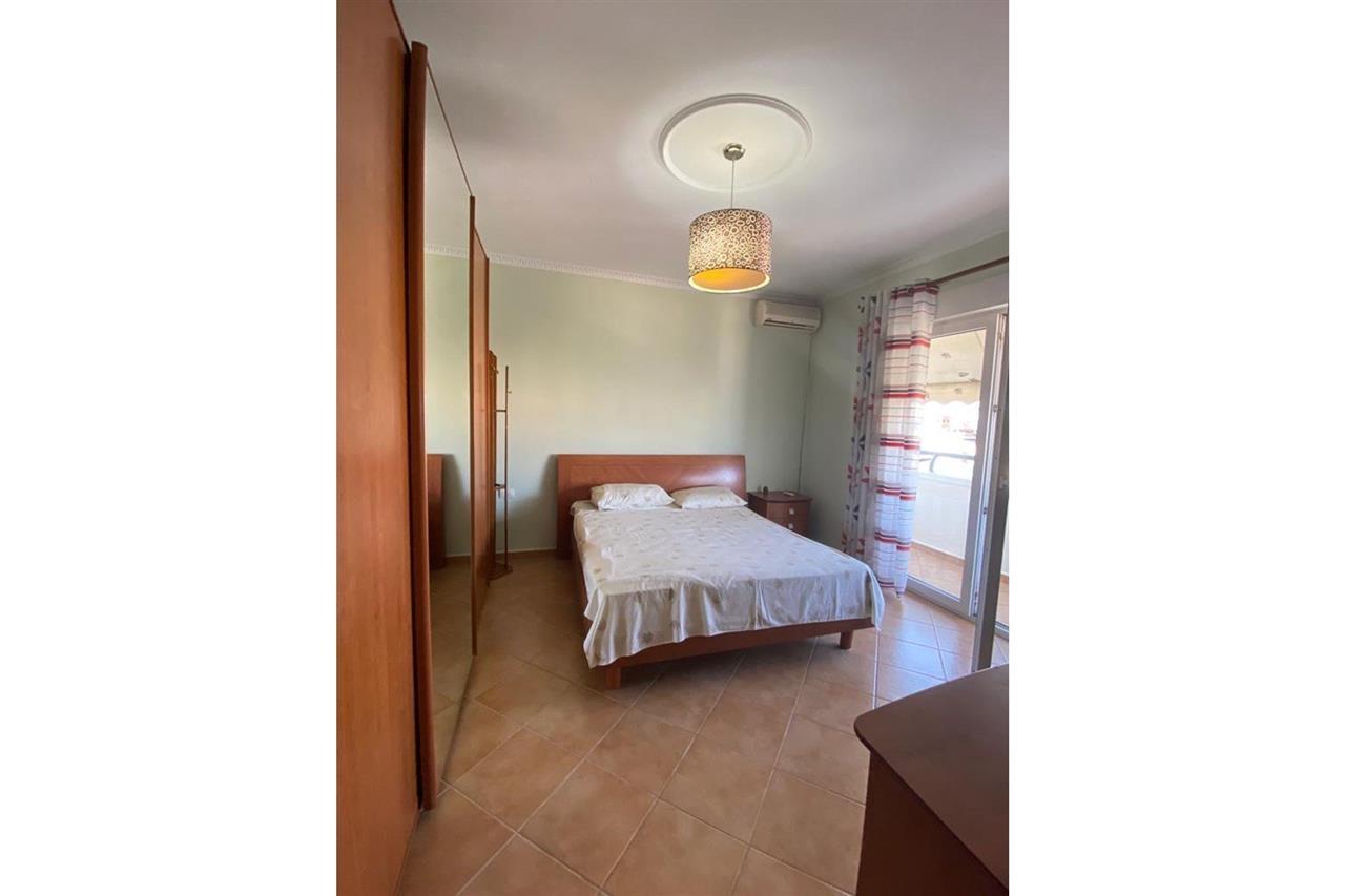 Apartament 2+1+post parkim me qera prane Ambasades Amerikane