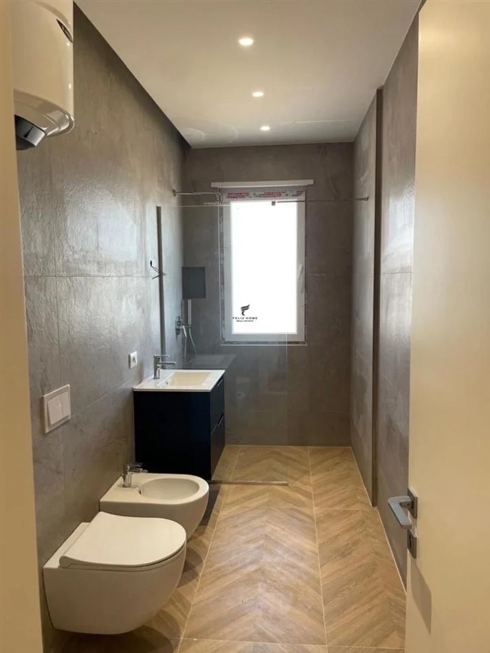 Tirane, vendesi appartamento 2+1 Piano 3, 97 m² 135.000 € (UNIVERS CITY)