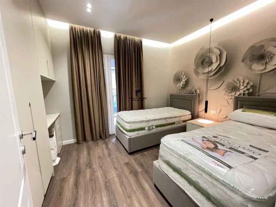 Tirane, vendesi appartamento 2+1 Piano 1, 111 m² 260.000 € (ALI DEMI)