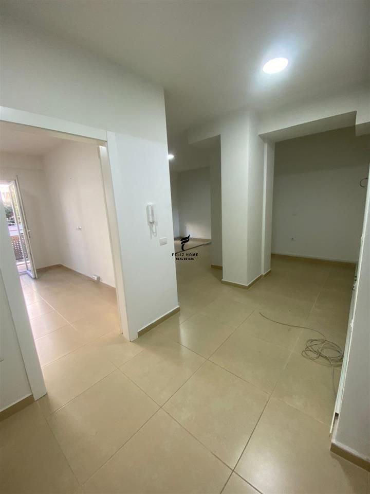 ZYRE ME QERA 93 M2 RRUGA E KOSOVAREVE 100.000 LEKE FH-72151