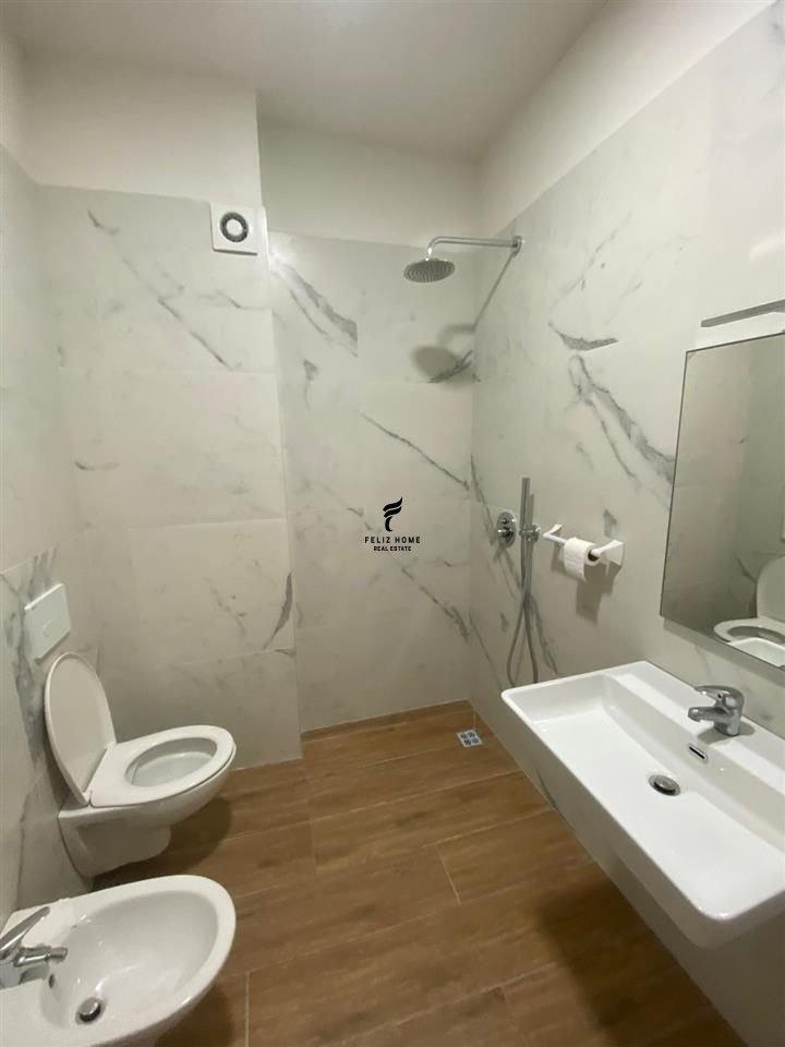 Zyra con Quota di 93 m² in Via delle Kosovo