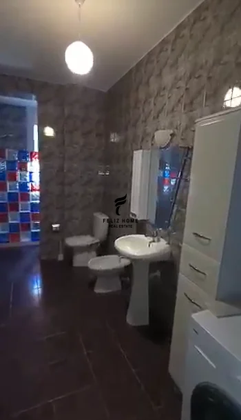Tirana, affitto appartamento 2+1 Piano 4, 100 m² 700 € (STADIUMI DINAMO)