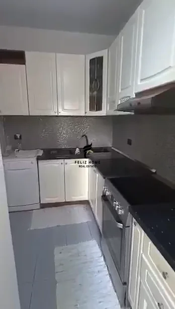 Tirana, affitto appartamento 2+1 Piano 4, 100 m² 700 € (STADIUMI DINAMO)