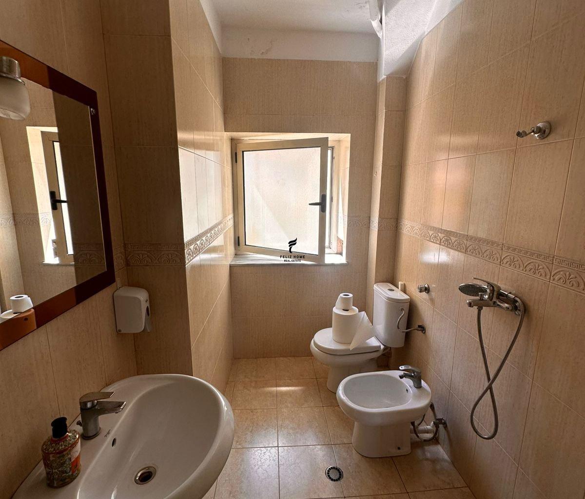 ZYRE ME QERA 100m2 BLLOK 100.000 LEKE FH-71987