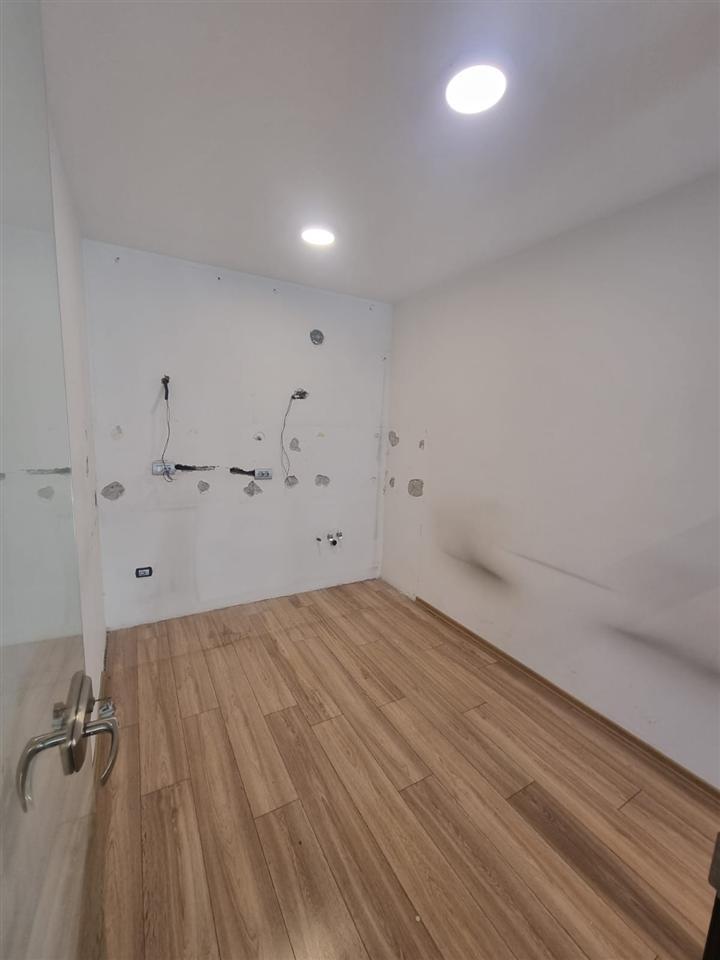 Commercial Space with 106 m2 in Block 1, 1000 Euro