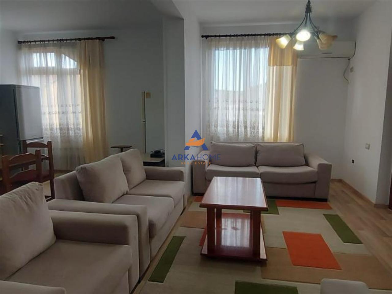 SHITET SHTEPI PRIVATE 1 KATESHE 245M2 "KOMBINAT,RRUGA HAMDI