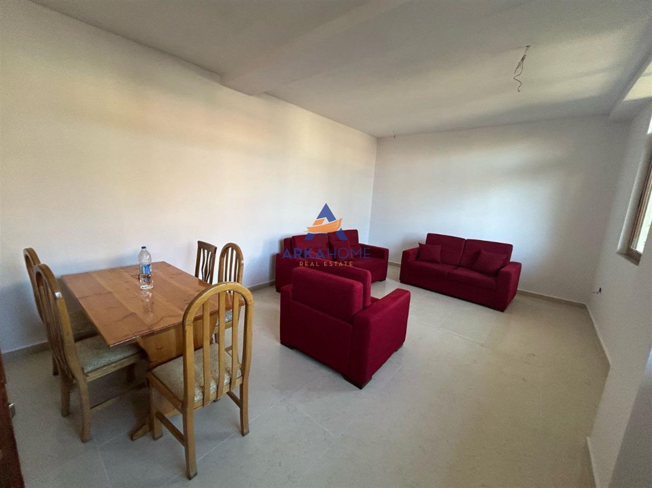 SHITET SHTEPI PRIVATE 1 KATESHE 245M2 "KOMBINAT,RRUGA HAMDI