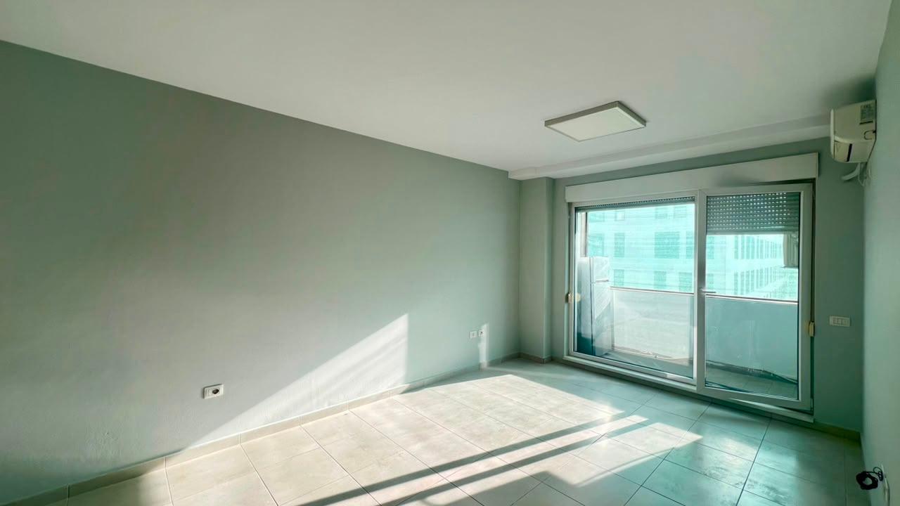 Ufficio in Affitto : 2 Ambienti Commerciale 📍21 Dhjetori
