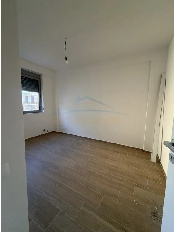 Durres, vendesi appartamento 1+1 con balcone al 4° piano, 58 m² 82.000 €