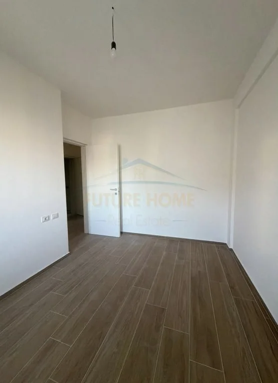 Durres, vendesi appartamento 1+1 con balcone al 4° piano, 58 m² 82.000 €