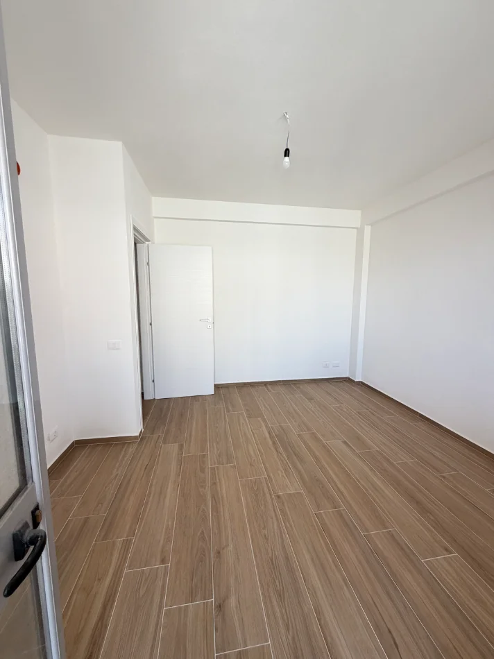 Durres, vendesi appartamento 1+1 con balcone, Piano 2, 58 m², 82.000 €