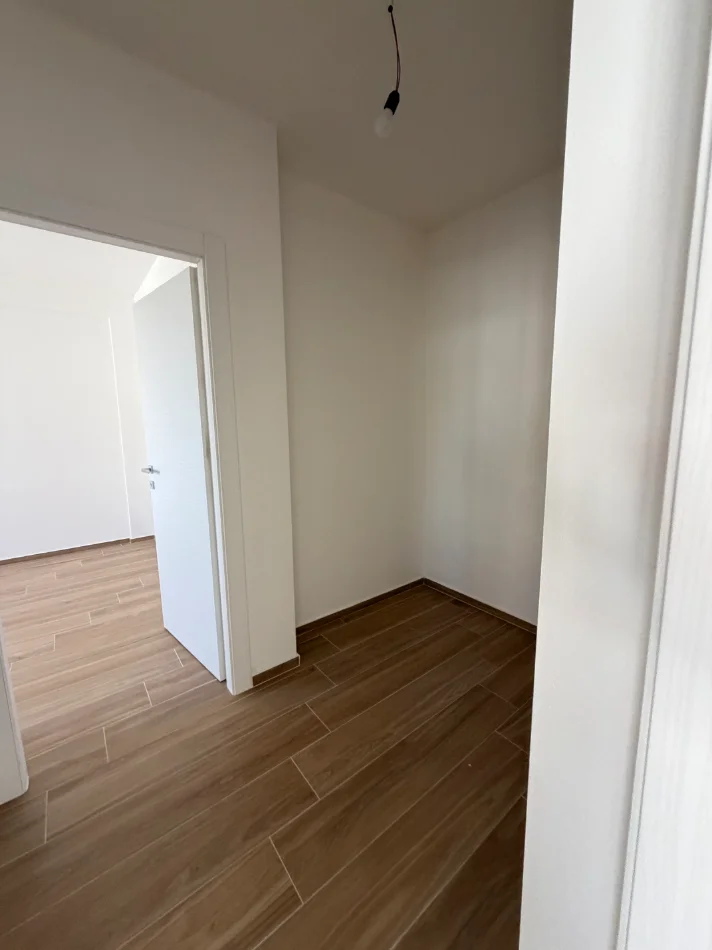 Durres, vendesi appartamento 1+1 con balcone, Piano 2, 58 m², 82.000 €