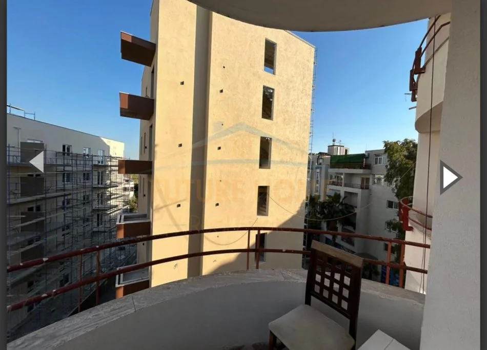 Durres, vendesi appartamento 1+1 con balcone al quinto piano, 67 m², 85.000 €