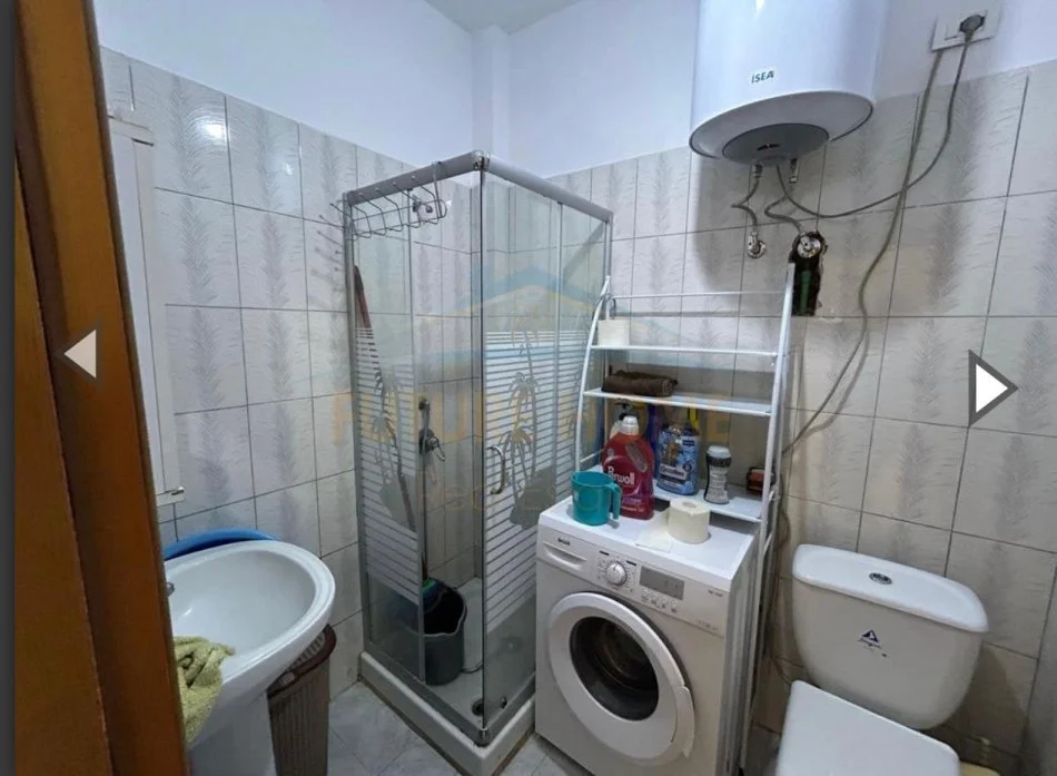 Durres, vendesi appartamento 1+1 con balcone al quinto piano, 67 m², 85.000 €