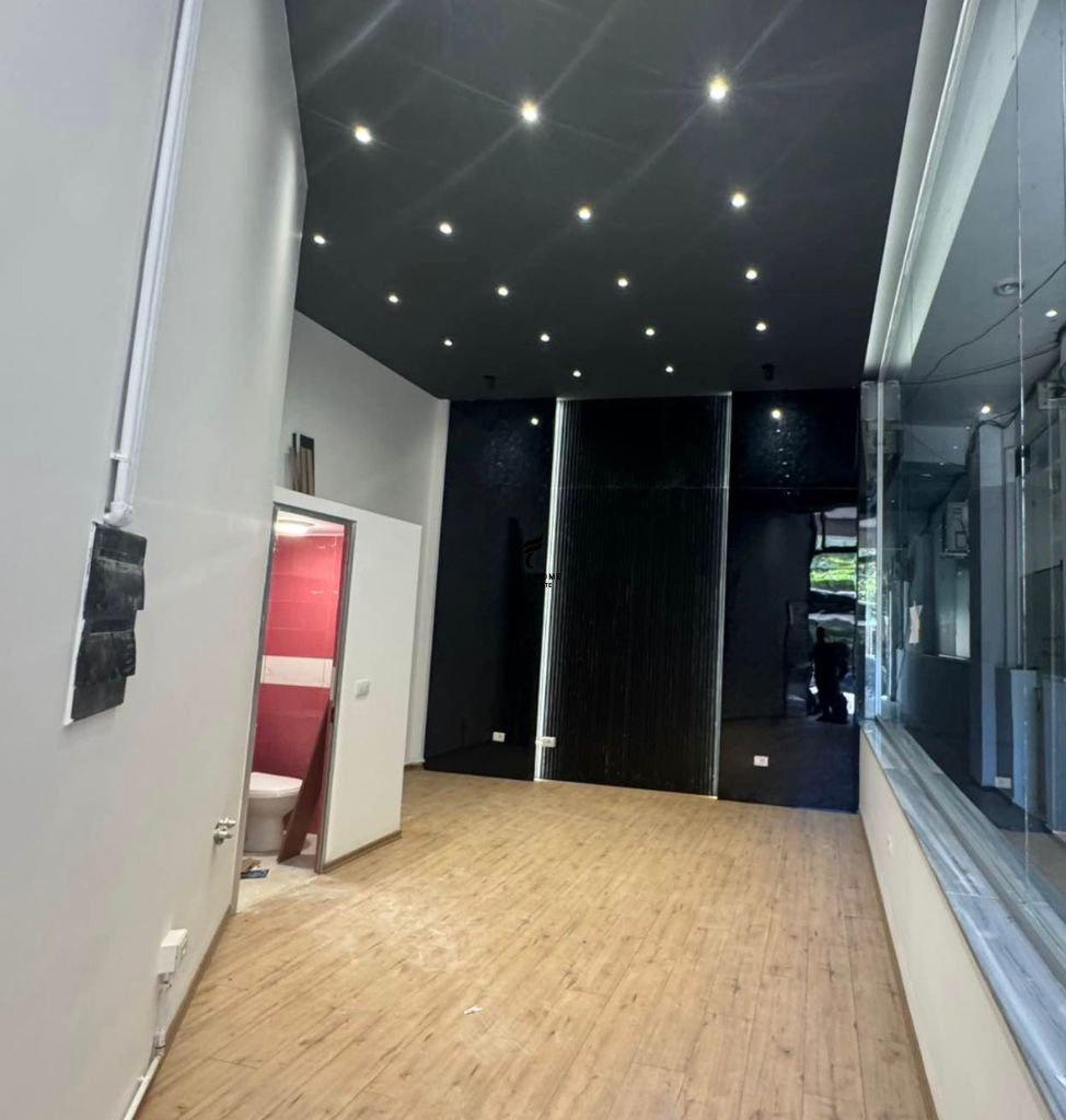 Shop for Rent 27m2 Barrikadave Street 40,000 LEK FH-71632
