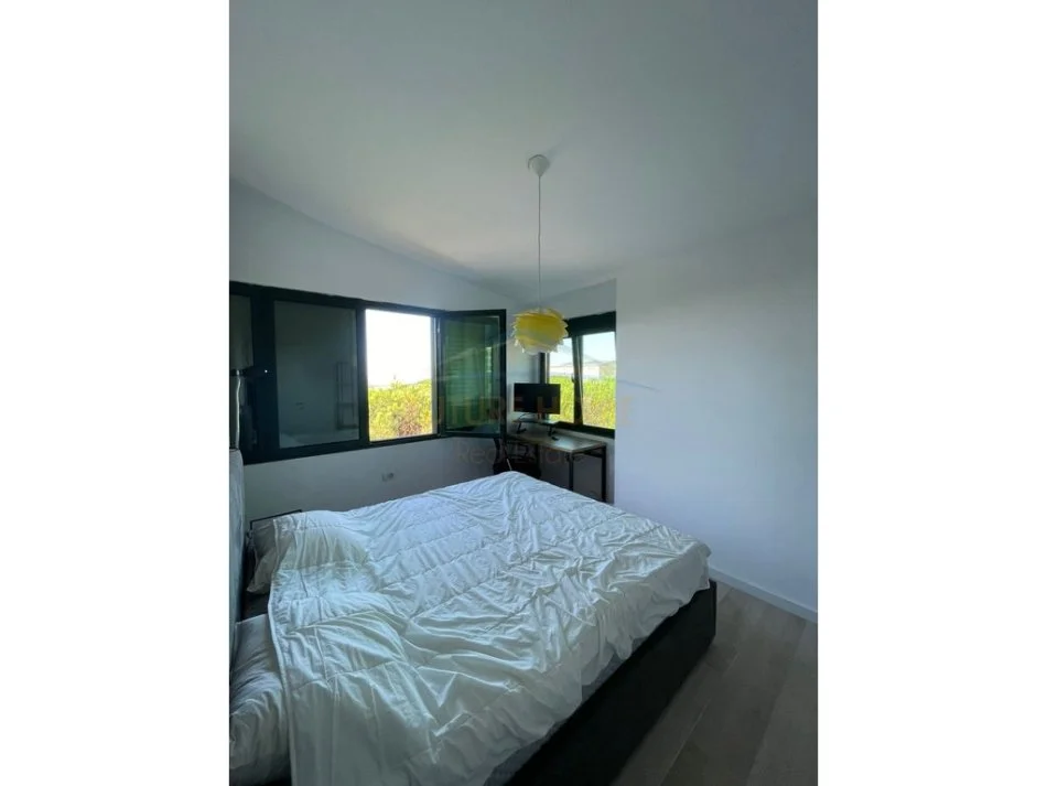 Durres, vendesi appartamento 2+1 con balcone, piano 4, 75 m², 150.000 €
