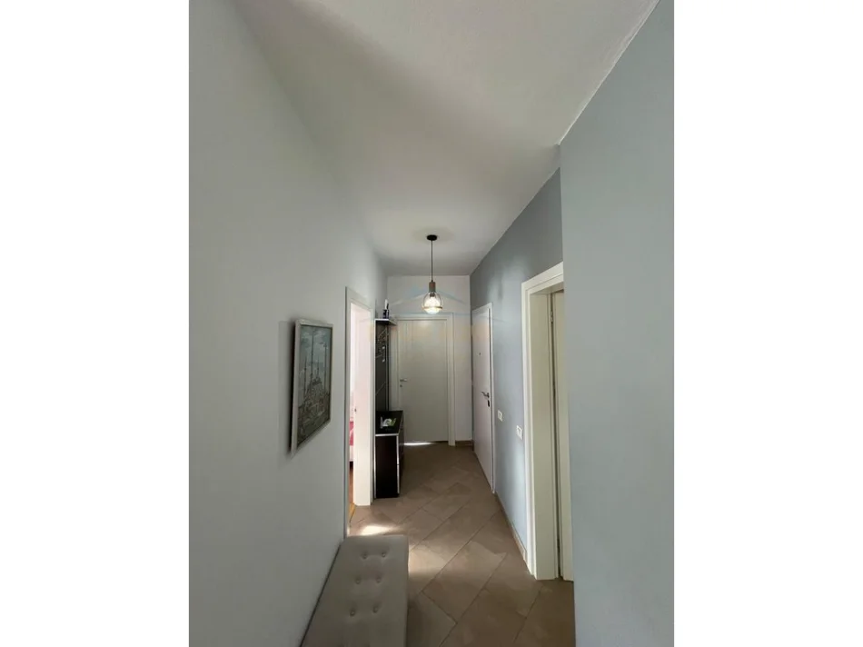 Tirane, vendesi appartamento 2+1 Piano 6, 155 m² 210.000 € (KODRA E DJELLIT)