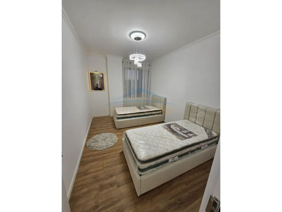 Tirane, vendndodhje e shkëlqyer, apartament 2+1 Kati 3, 90 m², 158.000 €