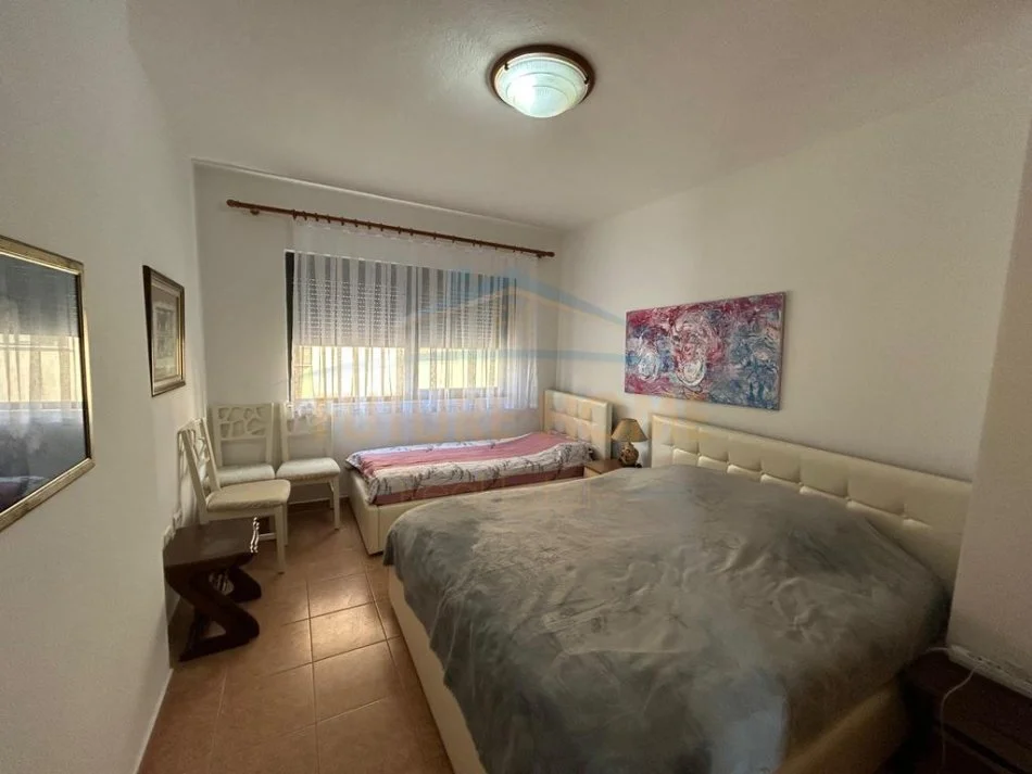 Durres, vendesi appartamento 1+1 con balcone al terzo piano, 50 m² 115.000 €