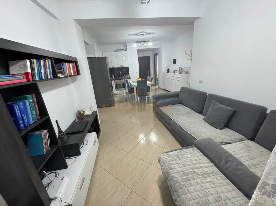 Tirane, vendndodhje e shkëlqyer, apartament 3+1 në shitje, Kati 3, 112 m², 185.000 €