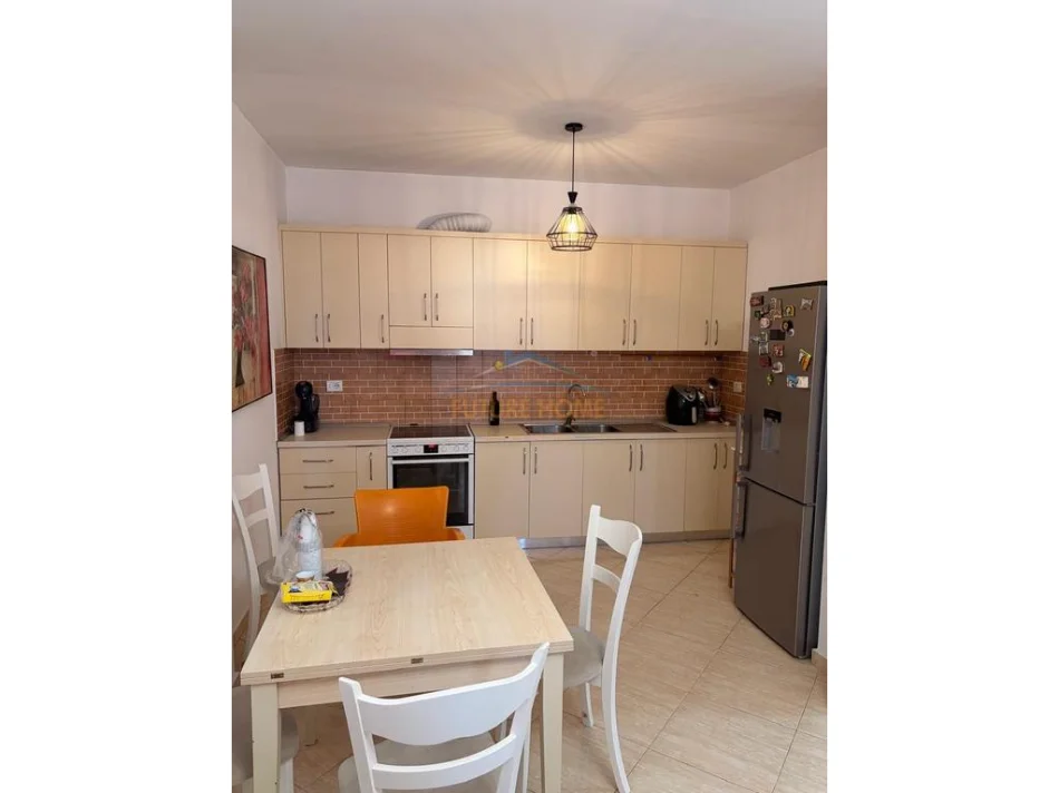 Tirane, vendesi appartamento 2+1 Piano 7, 97 m² 158.000 € (MISTO MAME)