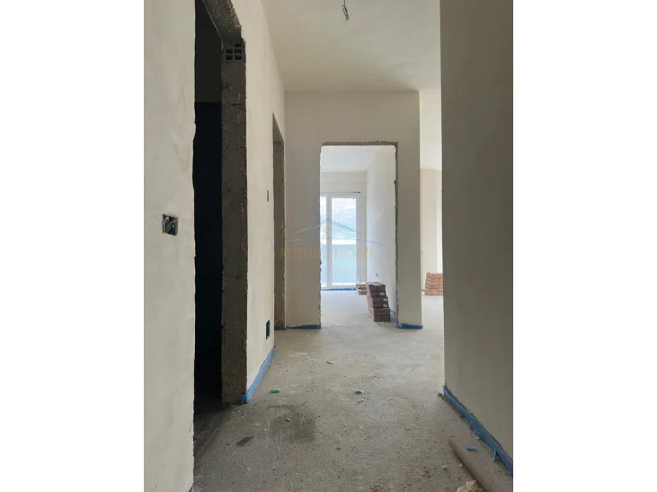 Tirane, vendesi appartamento 2+1 Piano 4, 84 m² 176.000 € (ALI DEMI)