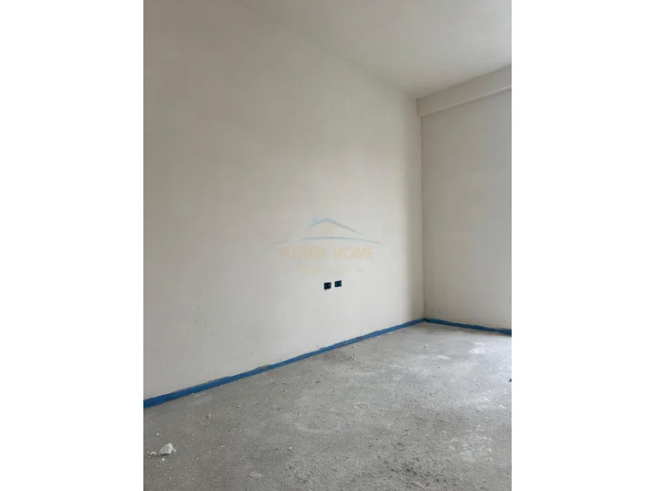 Tirane, vendesi appartamento 2+1 Piano 4, 84 m² 176.000 € (ALI DEMI)