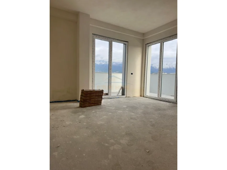 Tirane, vendesi appartamento 2+1 Piano 4, 84 m² 176.000 € (ALI DEMI)