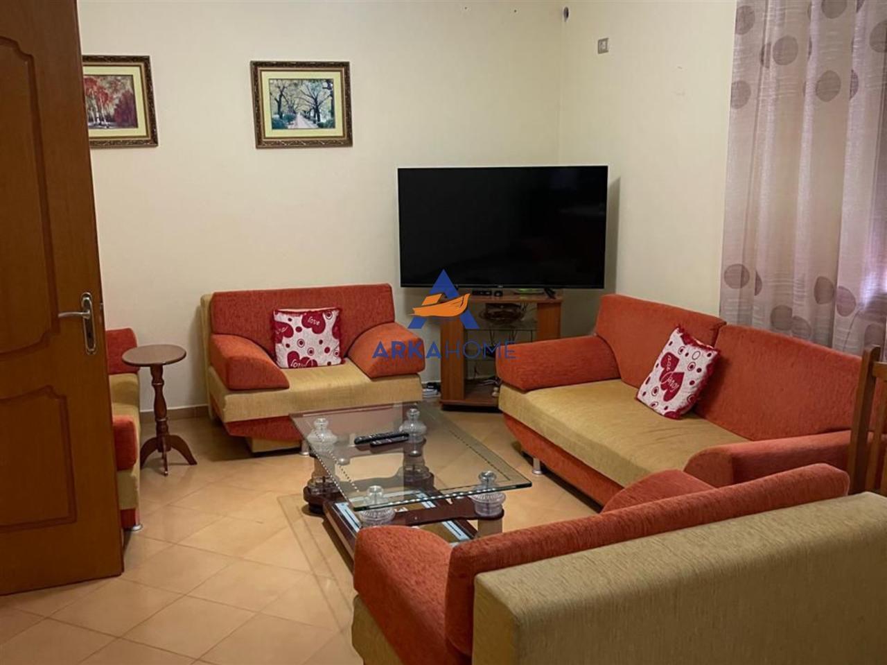SHITET VILE 300M2 "PRANE XHAMISE,KOMBINAT" 237.000 EURO