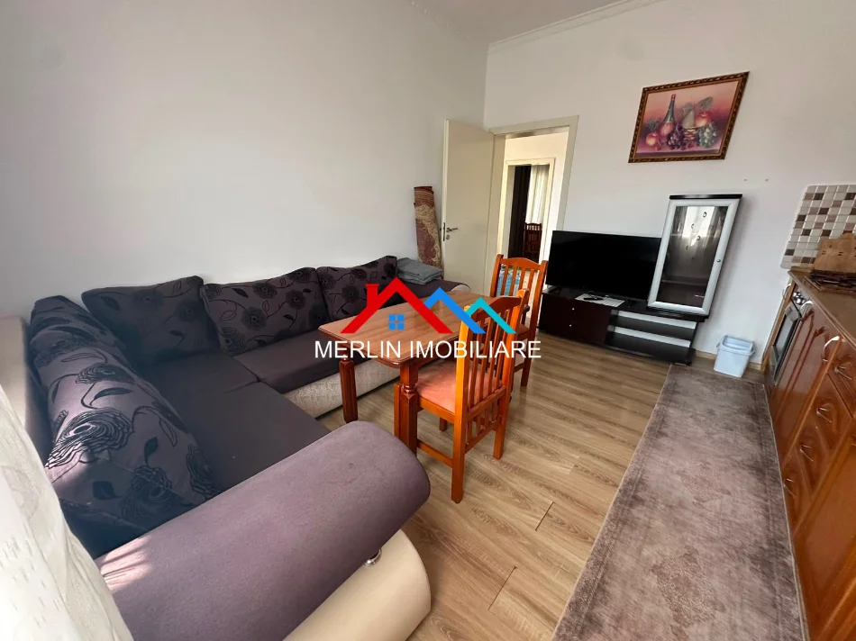 Tirane, jepet me qera apartament 2+1+Ballkon Kati 0, 84 m² 400 € (RRUGA OSMET,SAUK)