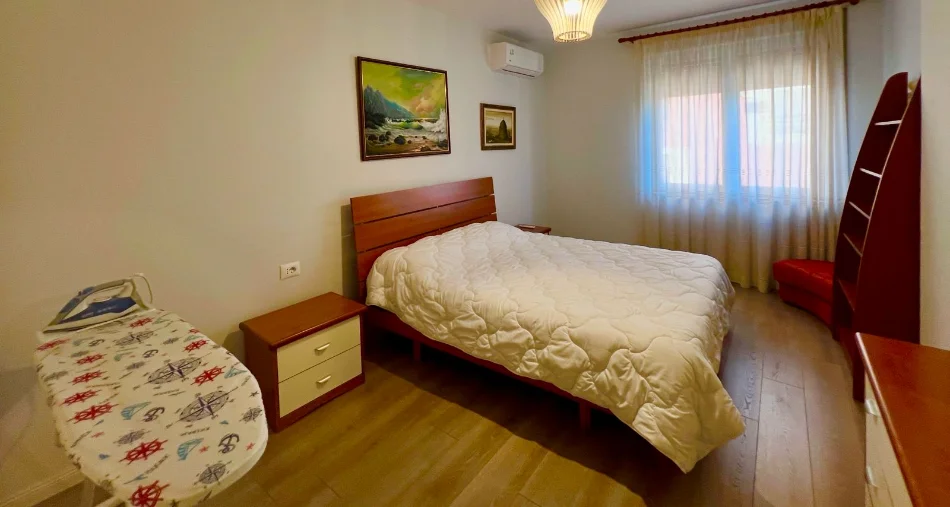 Tirane, affitto appartamento 1+1 al piano 6, 80 m², 720 €