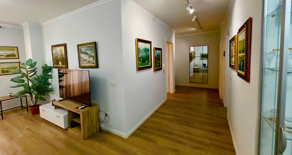 Tirane, affitto appartamento 1+1 al piano 6, 80 m², 720 €