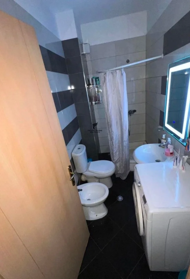 Tirana, affitto appartamento 1+1 Piano 5, 79 m² 500 € (BRRYLI)