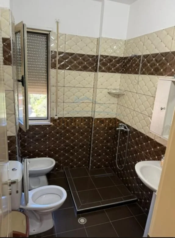 Durres, jepet me qera apartament 2+1+Ballkon Kati 4, 112 m² 450 €