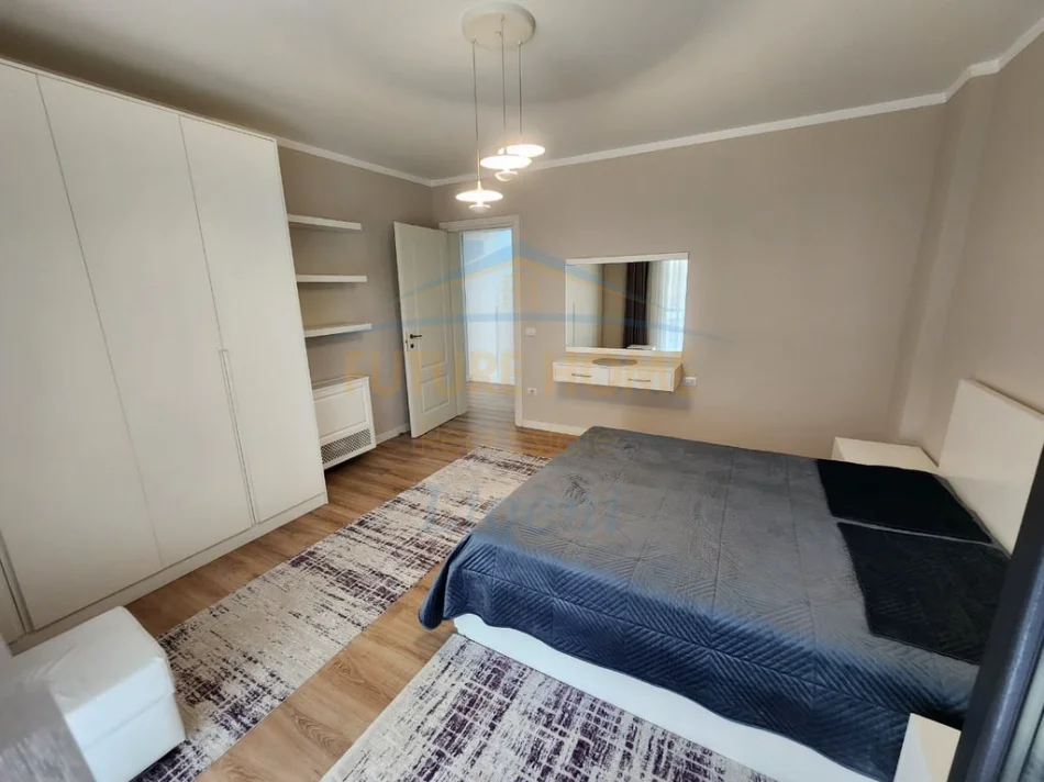 Tirana, affitto appartamento 2+1 Piano 6, 131 m² 1.500 € (VIA DEL KOSOVARE)
