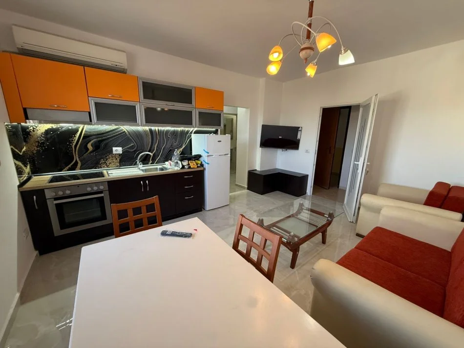 Durres, jepet me qera apartament 1+1+Ballkon Kati 8, 400 €